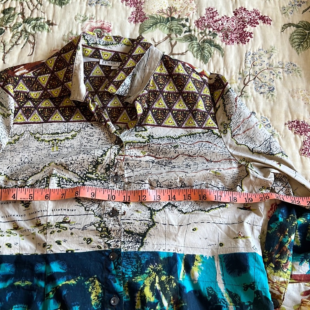 World 🌎 Map Blouse - Picture 7 of 9